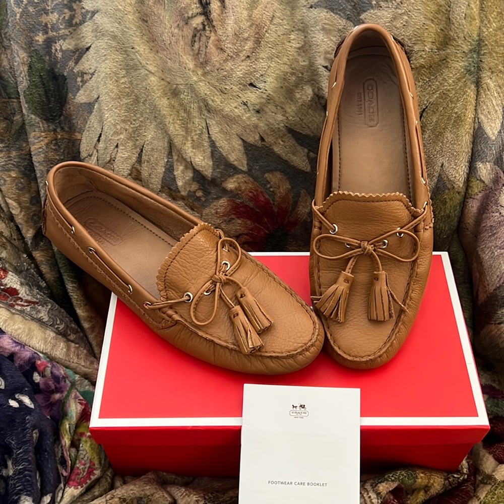 COACH - EUC Like new COACH NADIA SZ 7.5